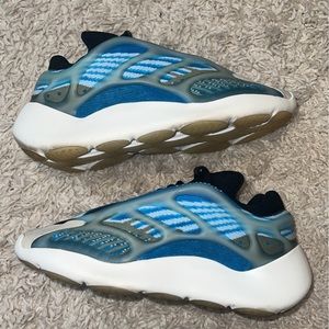 Yeezy Adidas 700 V3 Arzareth